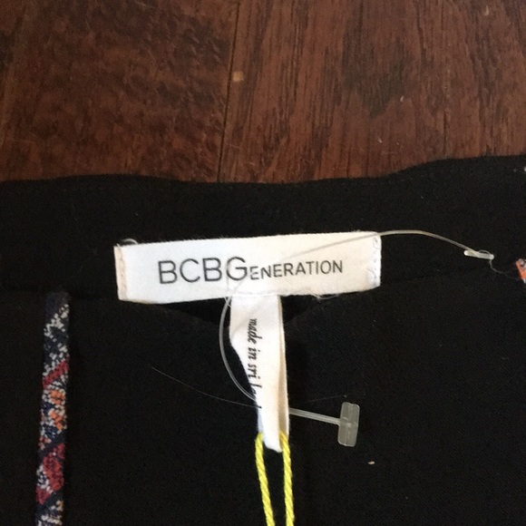 Black mini skirt - Picture 4 of 4